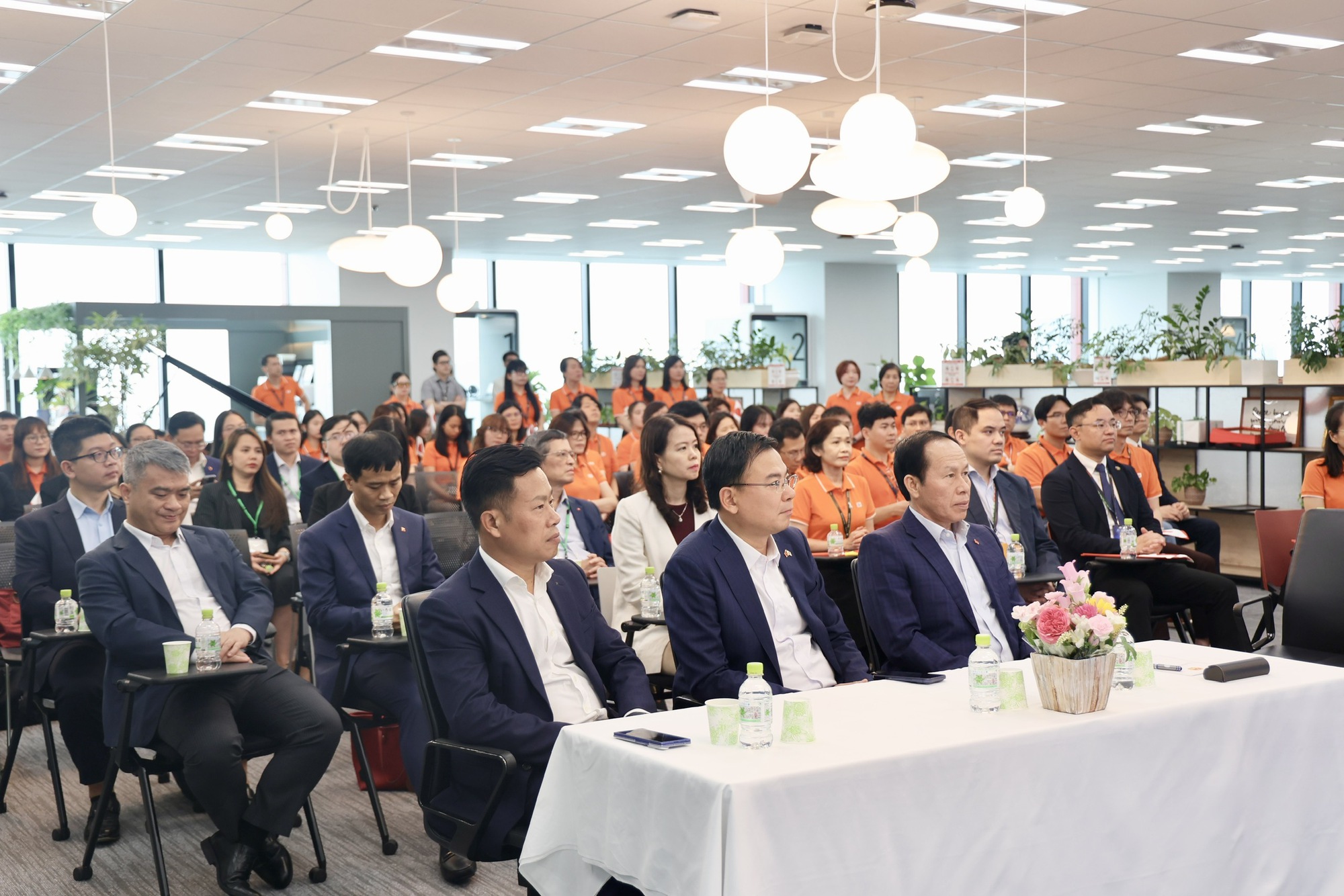 Phó Thủ tướng Lê Tiến Châu: FPT cần 'kể' cho bạn bè Nhật Bản 'câu chuyện' về sự cần cù, trách nhiệm và khát vọng Việt Nam- Ảnh 3.