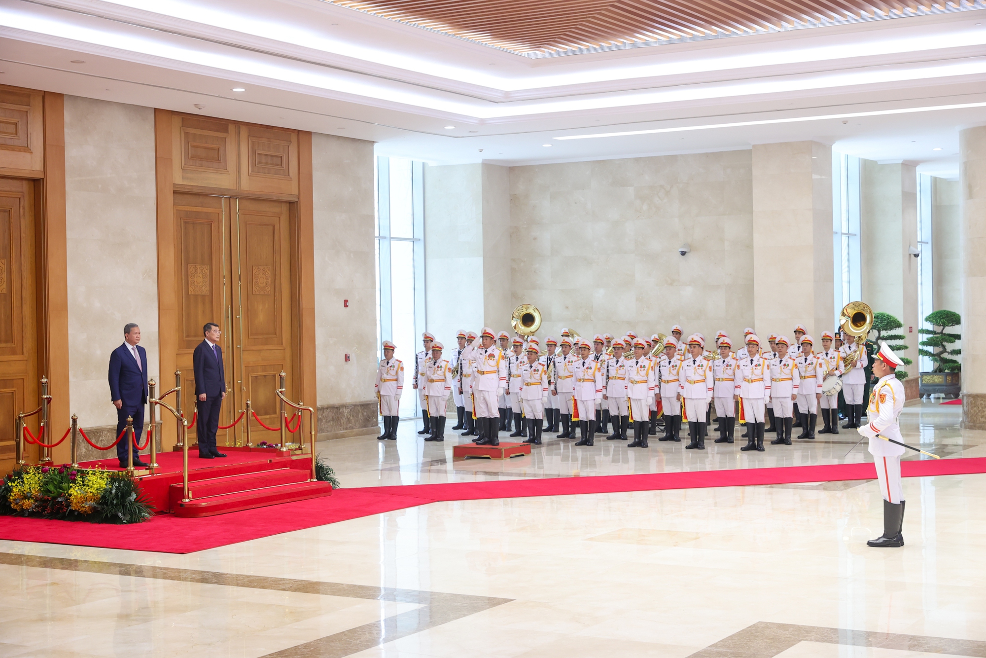 Thủ tướng Lê Minh Hưng chủ trì lễ đón chính thức Thủ tướng Campuchia- Ảnh 2. Thủ tướng Lê Minh Hưng chủ trì lễ đón chính thức Thủ tướng Campuchia- Ảnh 2.