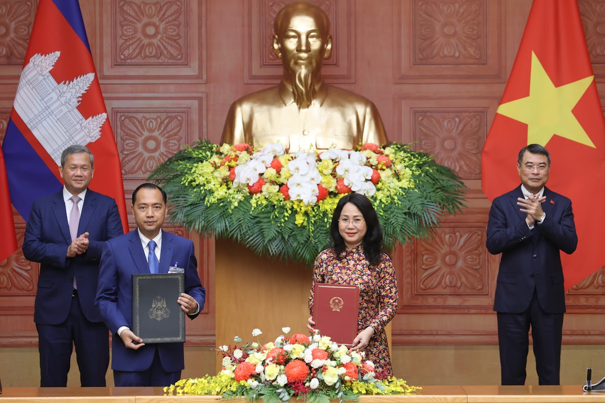 Thủ tướng Lê Minh Hưng hội đàm với Thủ tướng Campuchia Hun Manet- Ảnh 7. Thủ tướng Lê Minh Hưng hội đàm với Thủ tướng Campuchia Hun Manet- Ảnh 7.