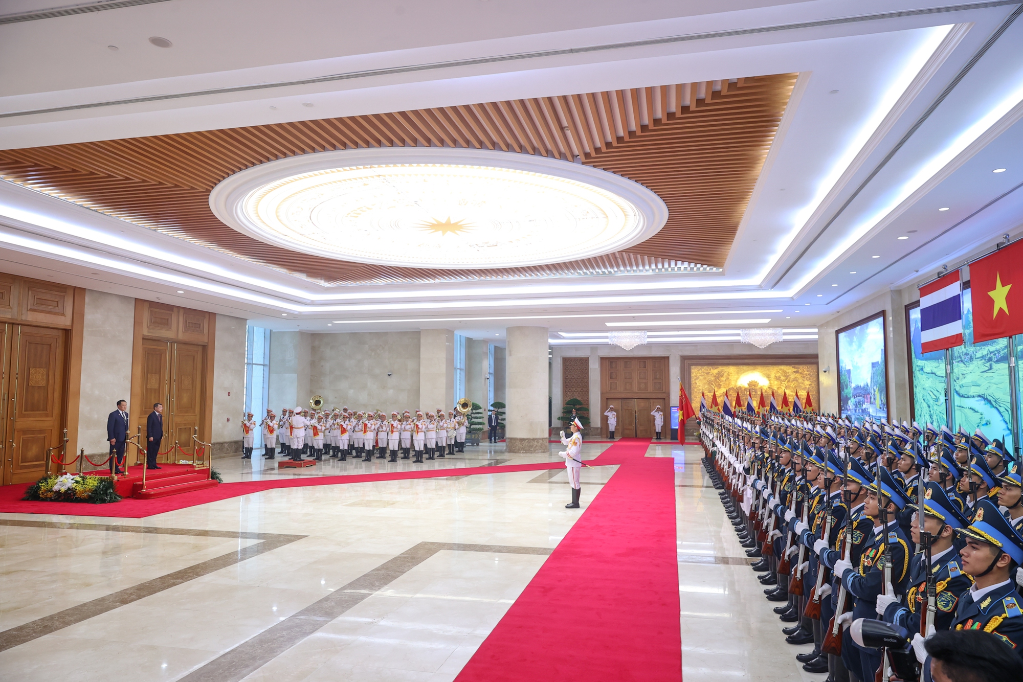 Thủ tướng Lê Minh Hưng chủ trì lễ đón chính thức Thủ tướng Thái Lan- Ảnh 2. Thủ tướng Lê Minh Hưng chủ trì lễ đón chính thức Thủ tướng Thái Lan- Ảnh 2.