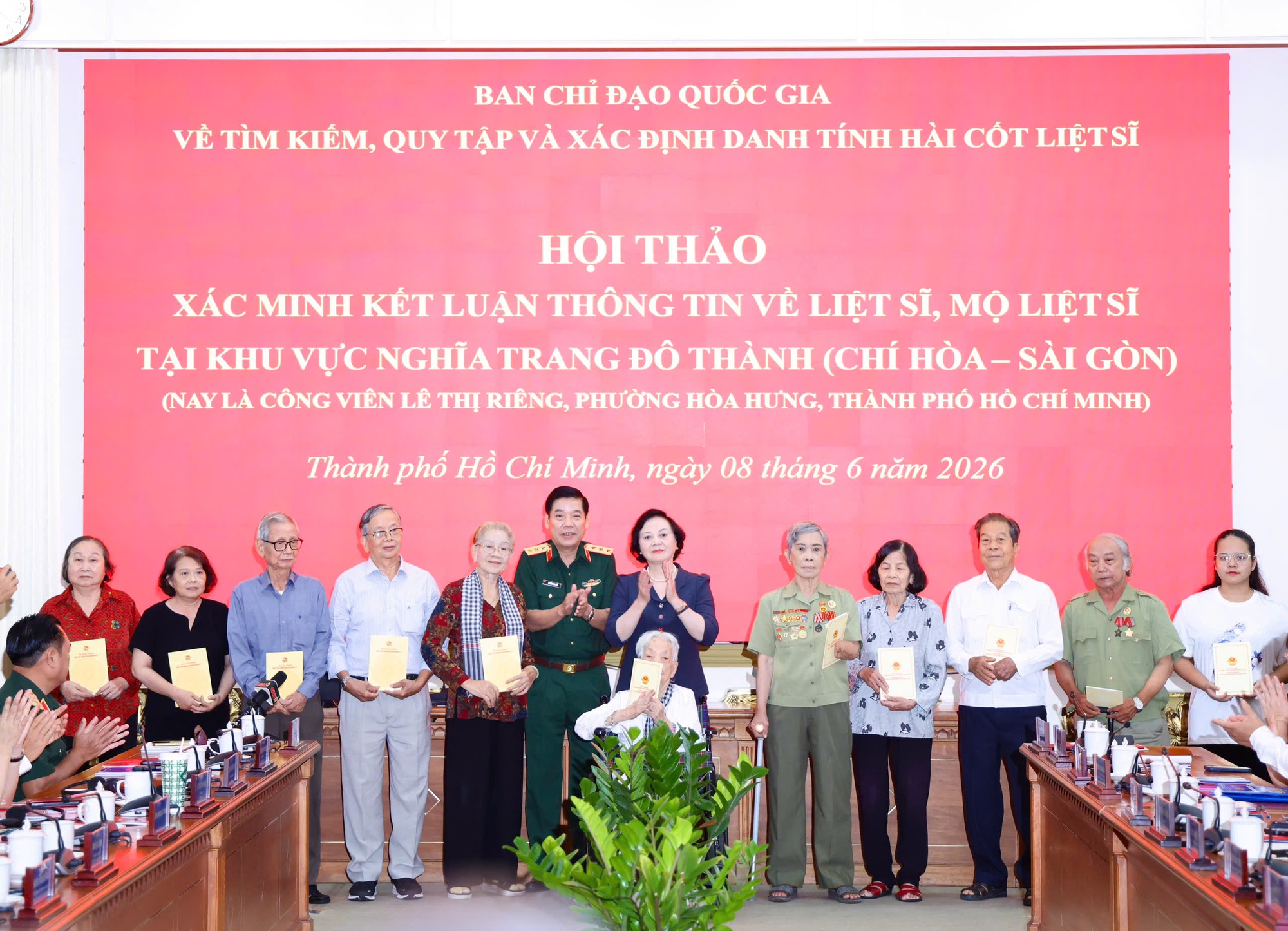 Phó Thủ tướng Phạm Thị Thanh Trà: Tiến thêm một bước quan trọng trên hành trình tìm kiếm khu mộ liệt sĩ tập thể tại Công viên Lê Thị Riêng- Ảnh 3.