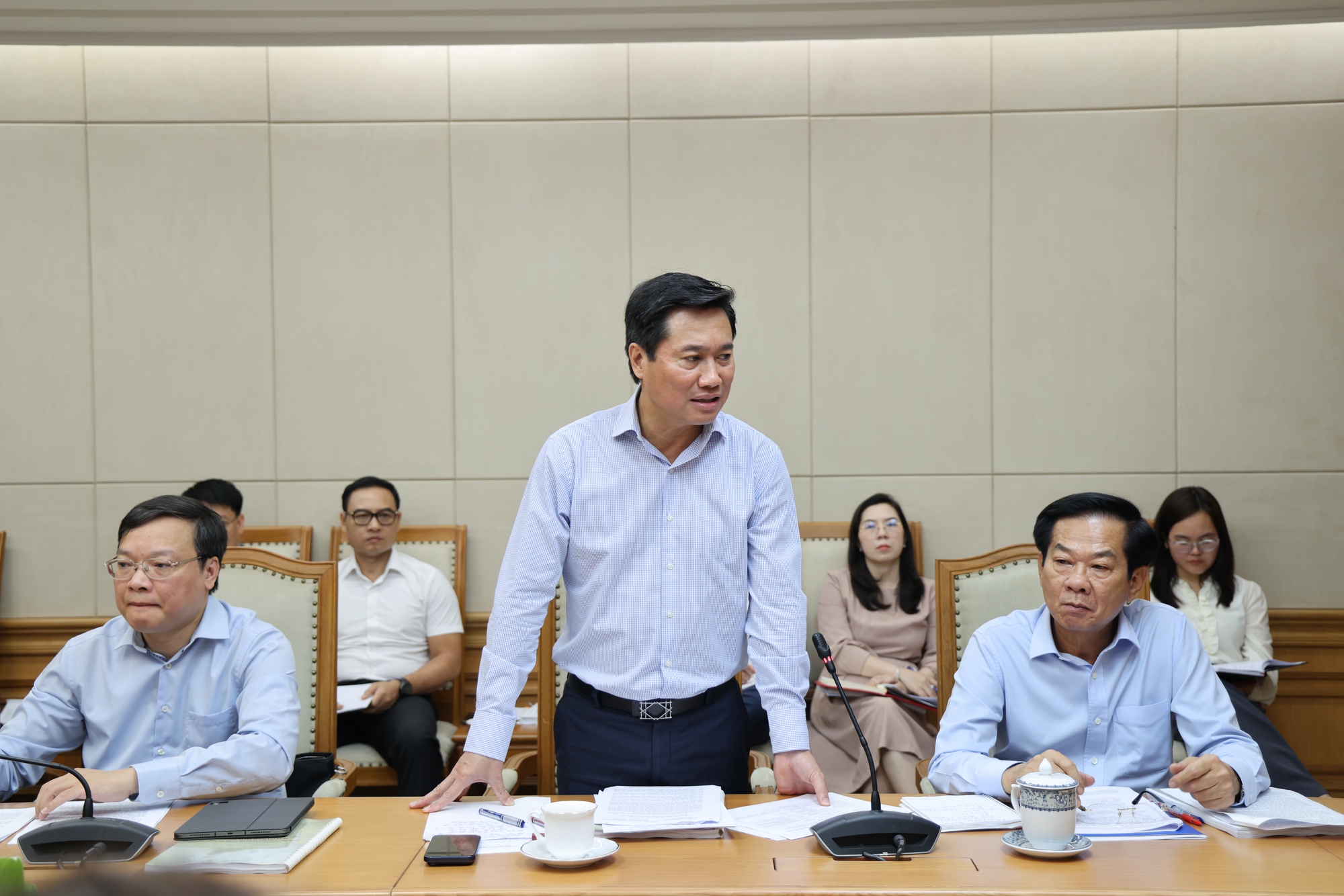 Phó Thủ tướng Phạm Thị Thanh Trà chỉ đạo hoàn thiện Đề án thành lập thành phố Quảng Ninh- Ảnh 4.