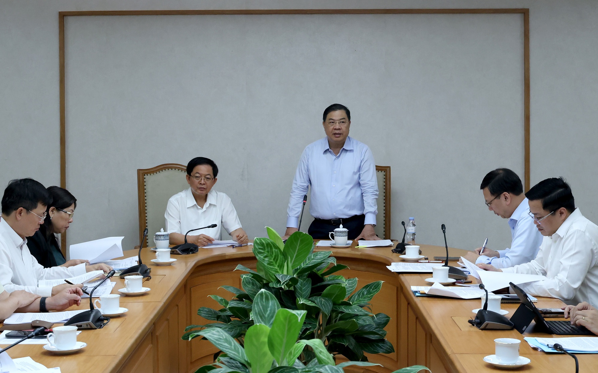 Hai Phó Thủ tướng chỉ đạo xử lý dứt điểm khó khăn,