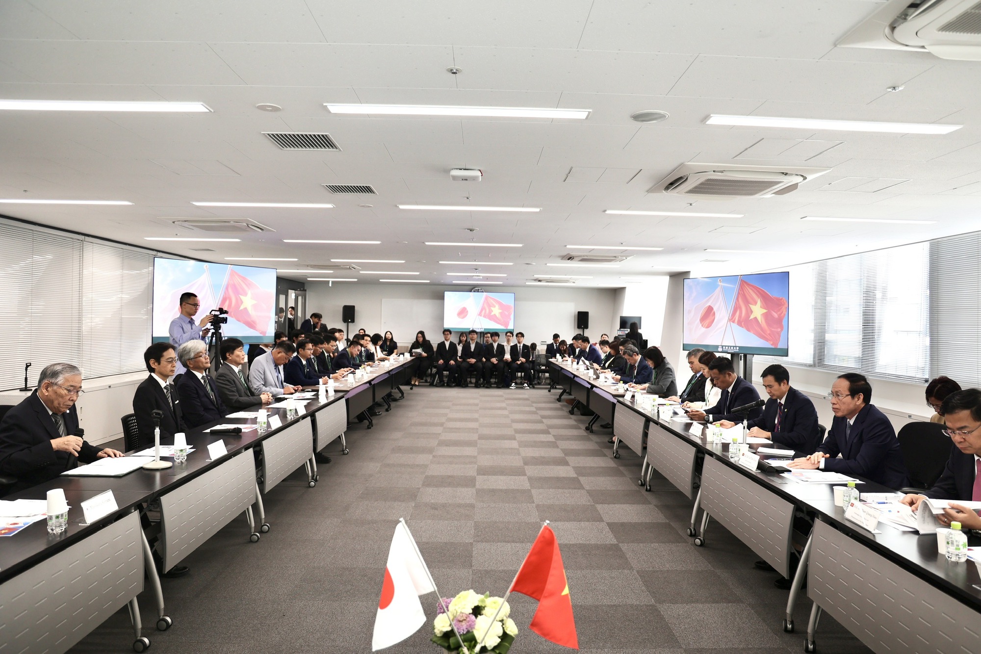 Phó Thủ tướng Lê Tiến Châu thăm, làm việc với Đại học Công nghệ Shibaura- Ảnh 9. Phó Thủ tướng Lê Tiến Châu thăm, làm việc với Đại học Công nghệ Shibaura- Ảnh 9.