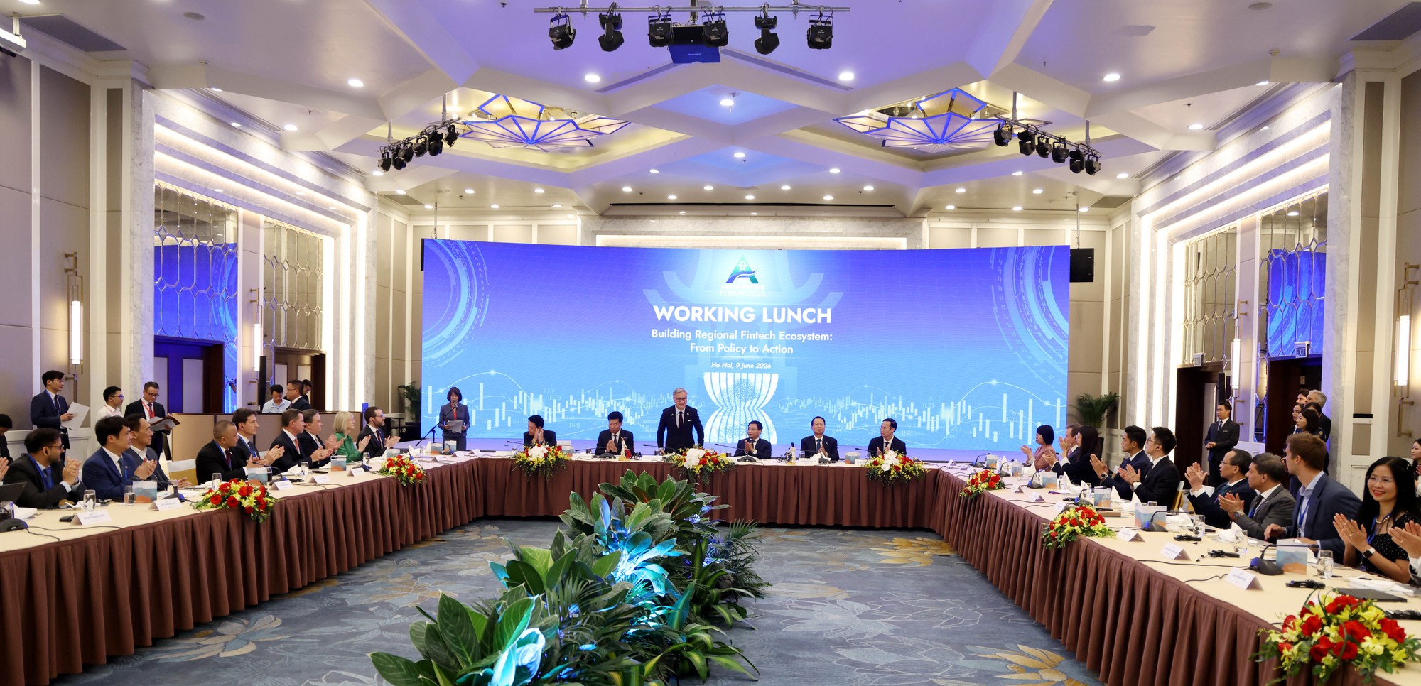 ASEAN không chỉ kết nối thị trường mà cần kết nối hệ sinh thái Fintech- Ảnh 3. ASEAN không chỉ kết nối thị trường mà cần kết nối hệ sinh thái Fintech- Ảnh 3.