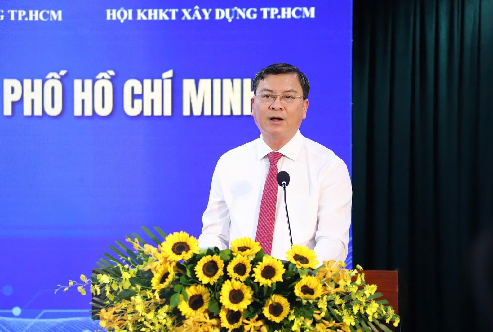 TPHCM đặt mục tiêu phát triển 50.000 căn nhà ở xã hội cho thuê trong 5 năm tới- Ảnh 1. TPHCM đặt mục tiêu phát triển 50.000 căn nhà ở xã hội cho thuê trong 5 năm tới- Ảnh 1.