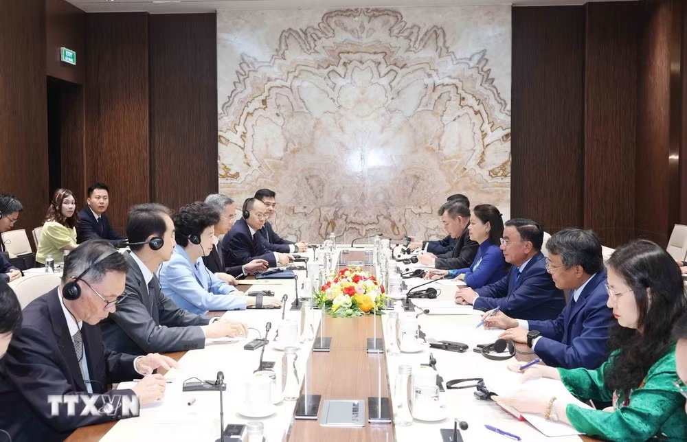 Thường trực Ban Bí thư Trần Cẩm Tú tiếp Đoàn đại biểu Chính hiệp toàn quốc Trung Quốc- Ảnh 2. Thường trực Ban Bí thư Trần Cẩm Tú tiếp Đoàn đại biểu Chính hiệp toàn quốc Trung Quốc- Ảnh 2.