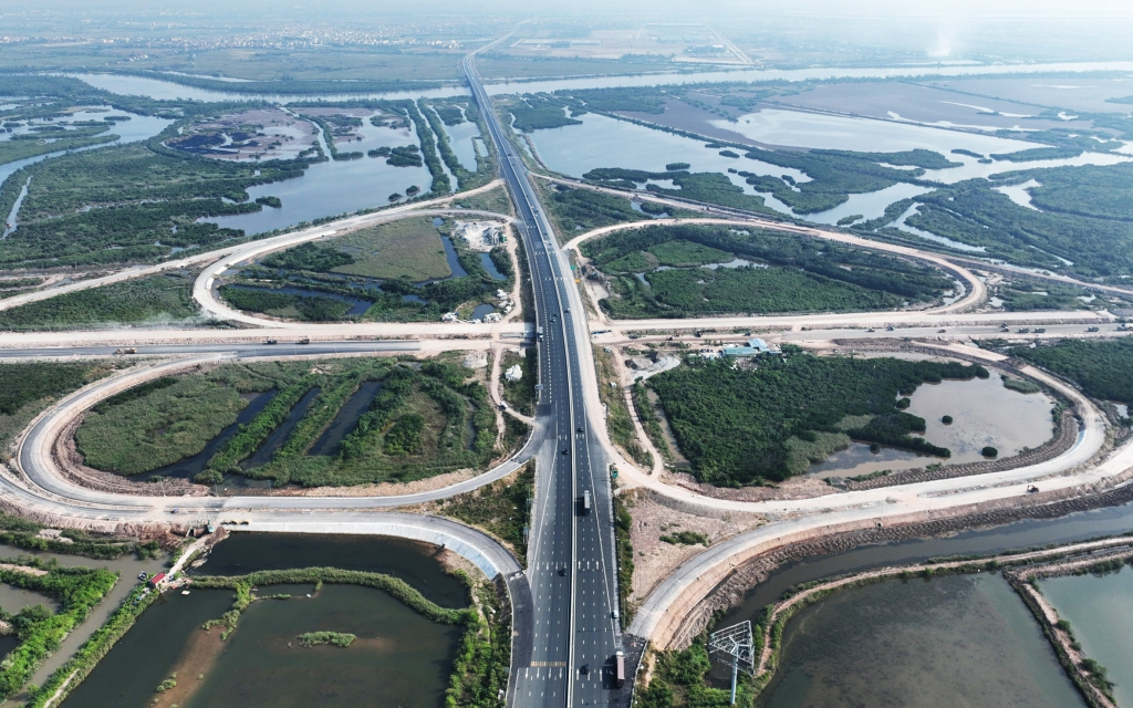 Triển khai các dự án trọng điểm là nhiệm vụ chính trị trọng tâm, ưu tiên hàng đầu trong những tháng cuối năm