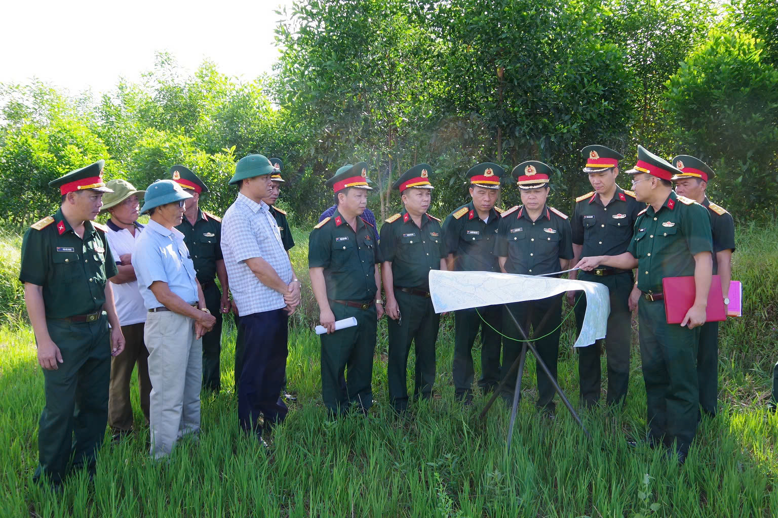 Quân khu 4 khảo sát thực địa, triển khai đợt tìm kiếm hài cốt liệt sĩ tại Câu Nhi- Ảnh 1.