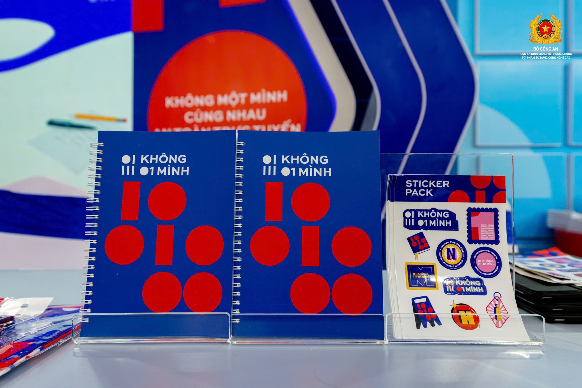 Triển lãm tương tác 'Bức tường An ninh mạng' đến Hà Nội, mang trải nghiệm an toàn số tới người dân Thủ đô- Ảnh 3.