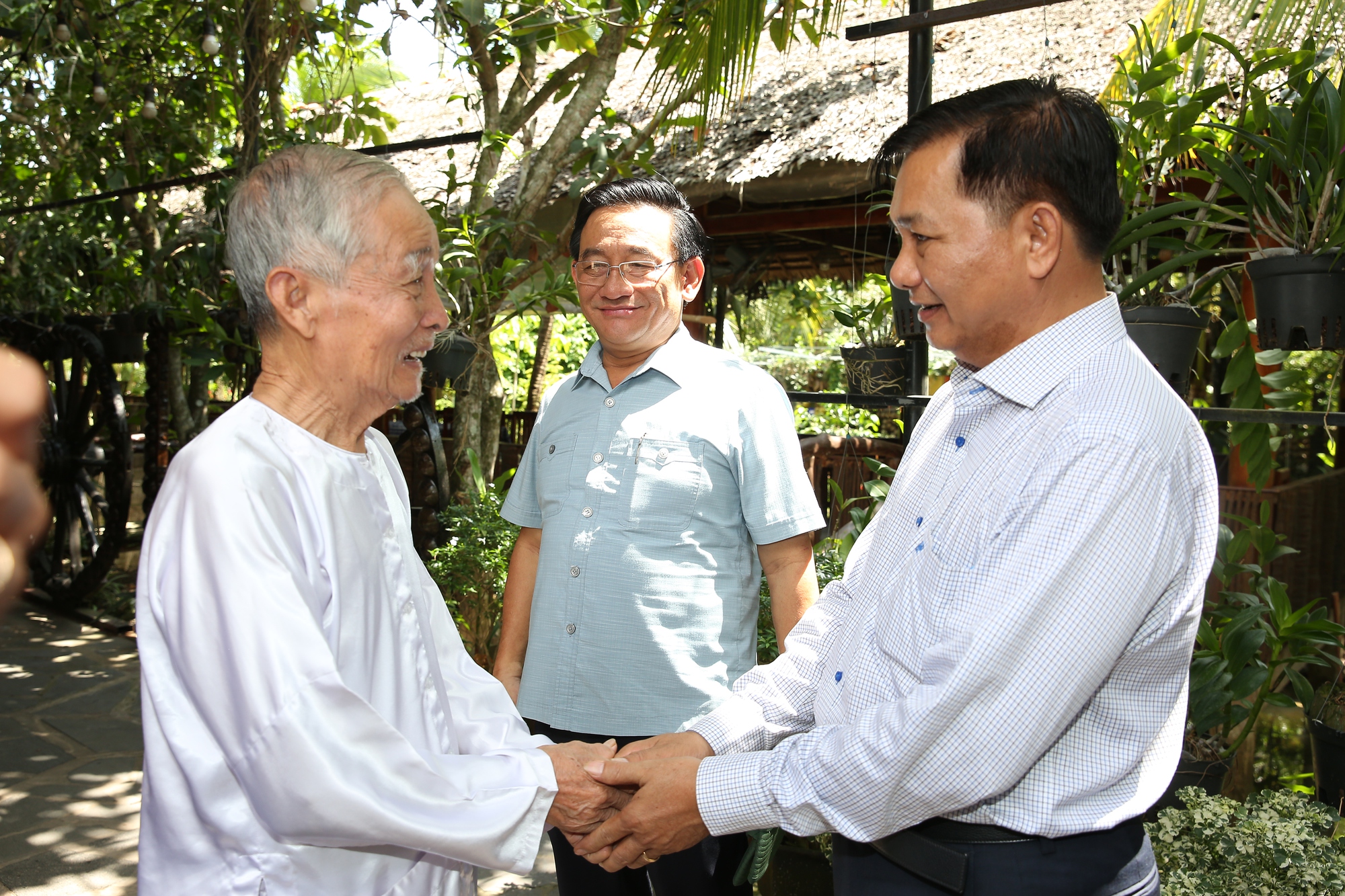 Bí thư Vĩnh Long: Tháo gỡ các dự án khó khăn, khơi thông động lực tăng trưởng trên địa bàn- Ảnh 3.