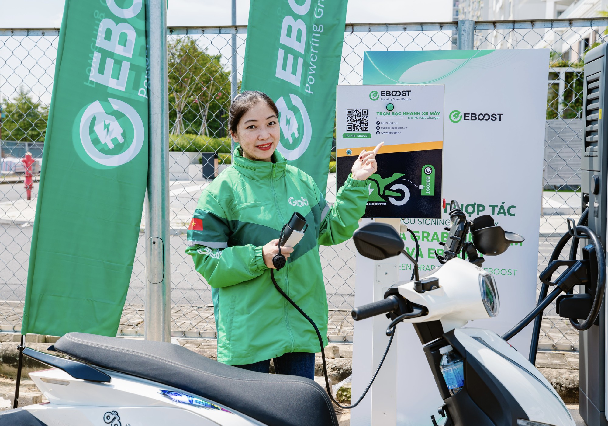 Grab đầu tư phát triển hạ tầng trạm sạc xe điện- Ảnh 1.
