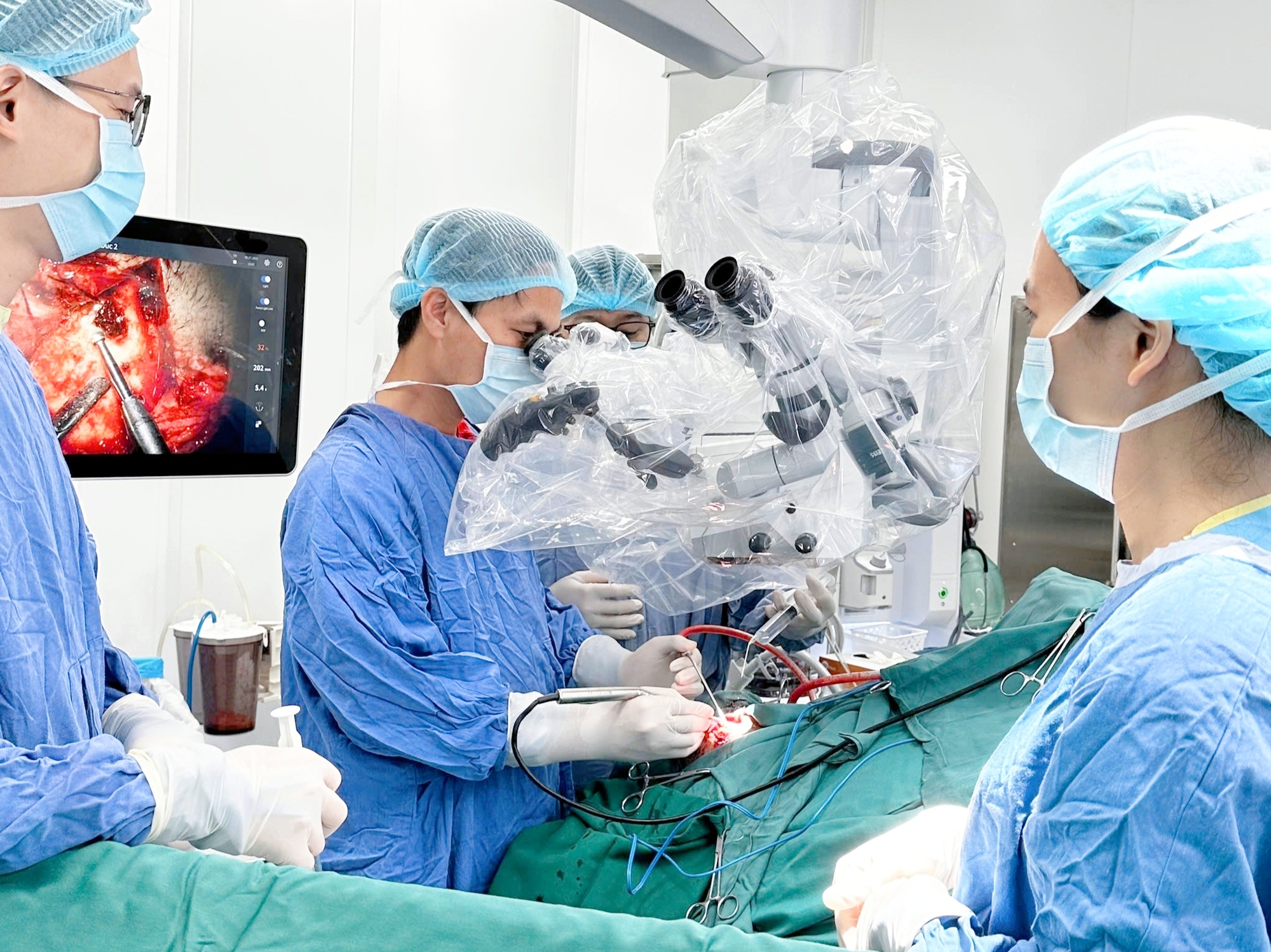 Y tế chuyên sâu đến gần người dân: Niềm hy vọng mới từ Bệnh viện Bạch Mai, Hữu nghị Việt Đức tại Ninh Bình- Ảnh 3.