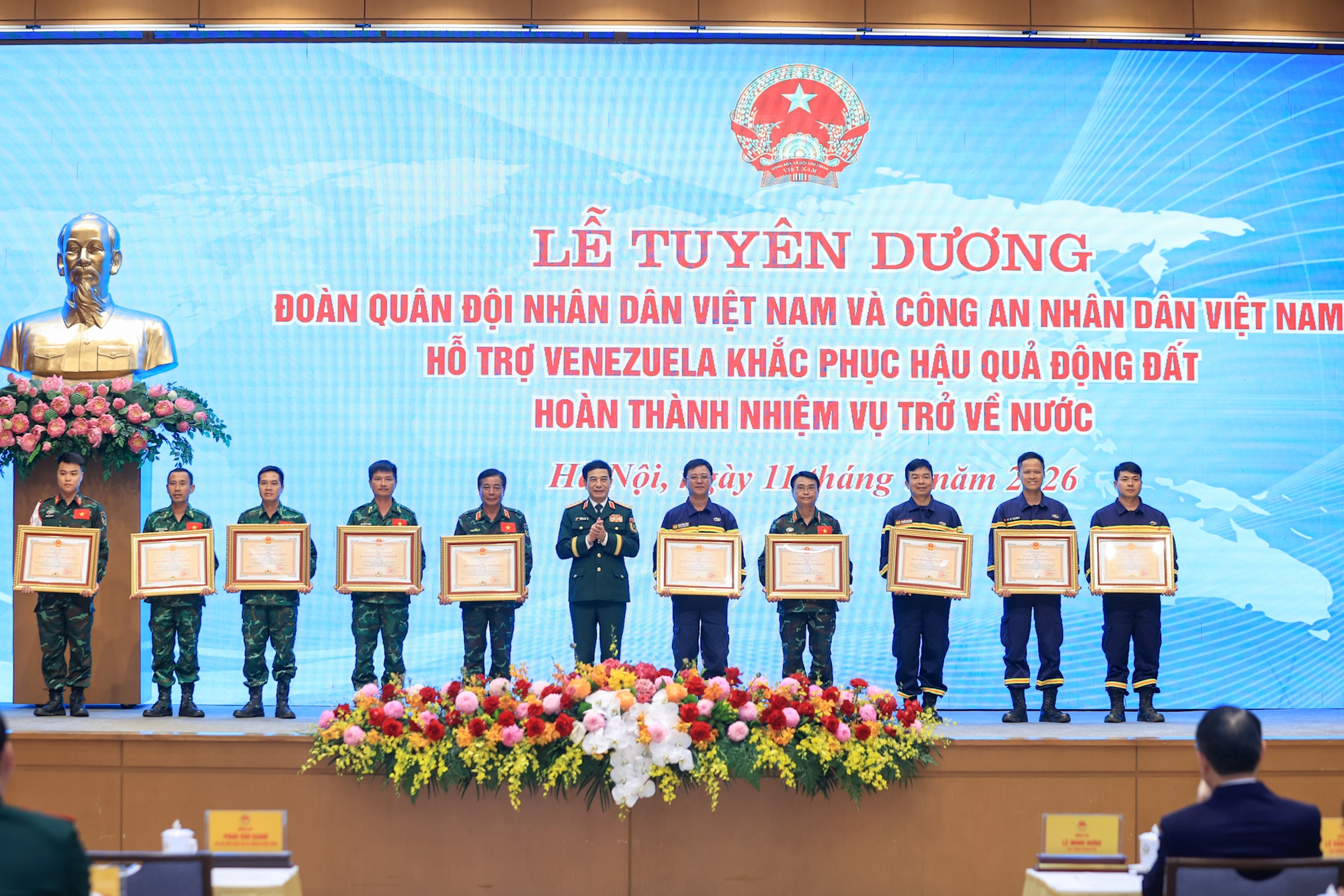 Thủ tướng Lê Minh Hưng: Xây dựng một Việt Nam tự cường nhưng nhân ái, bản lĩnh nhưng hòa hiếu, phát triển nhưng có trách nhiệm- Ảnh 17.