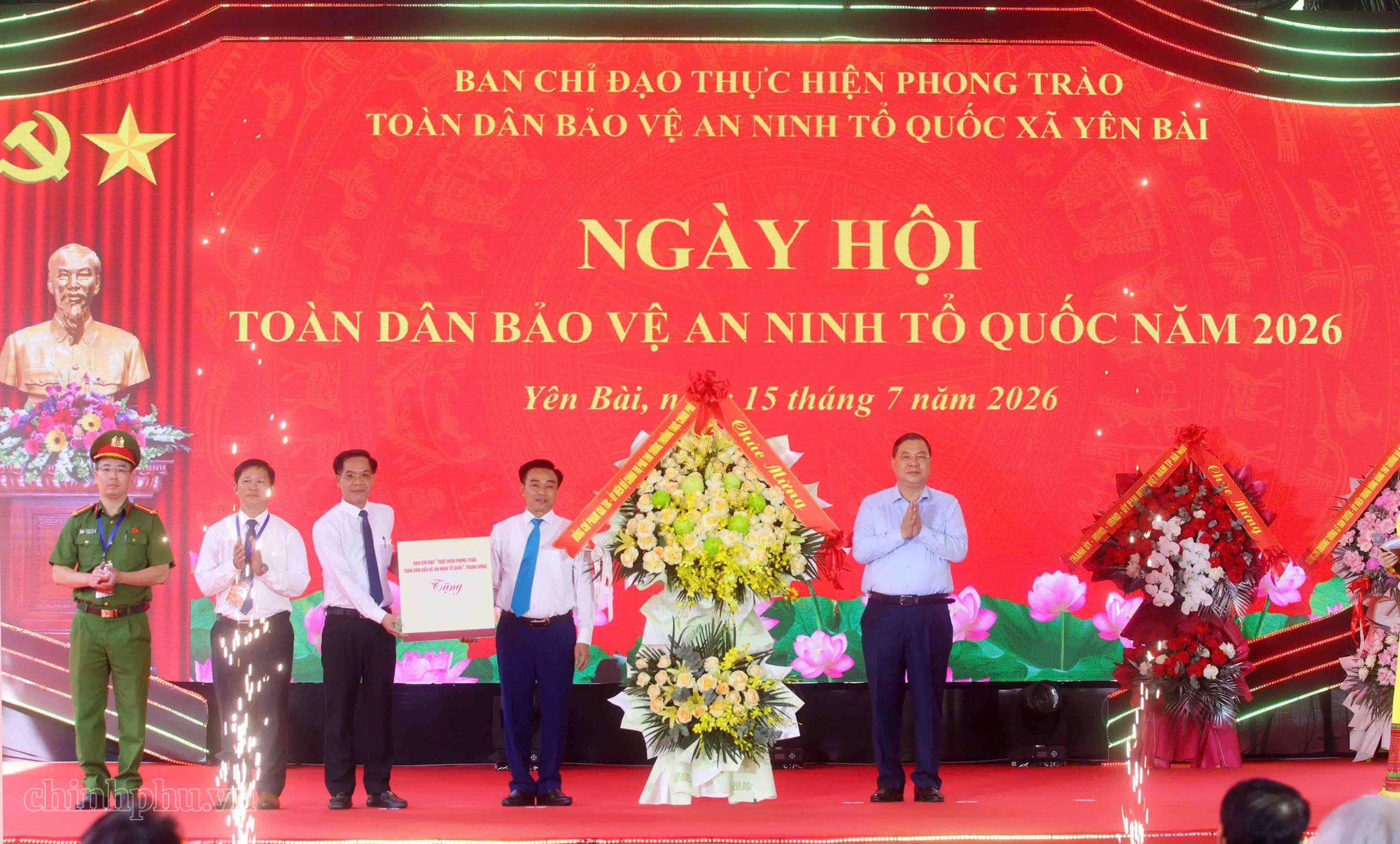 Phó Thủ tướng Thường trực Phạm Gia Túc dự Ngày hội Toàn dân bảo vệ an ninh Tổ quốc năm 2026 tại xã Yên Bài (TP. Hà Nội)- Ảnh 3.