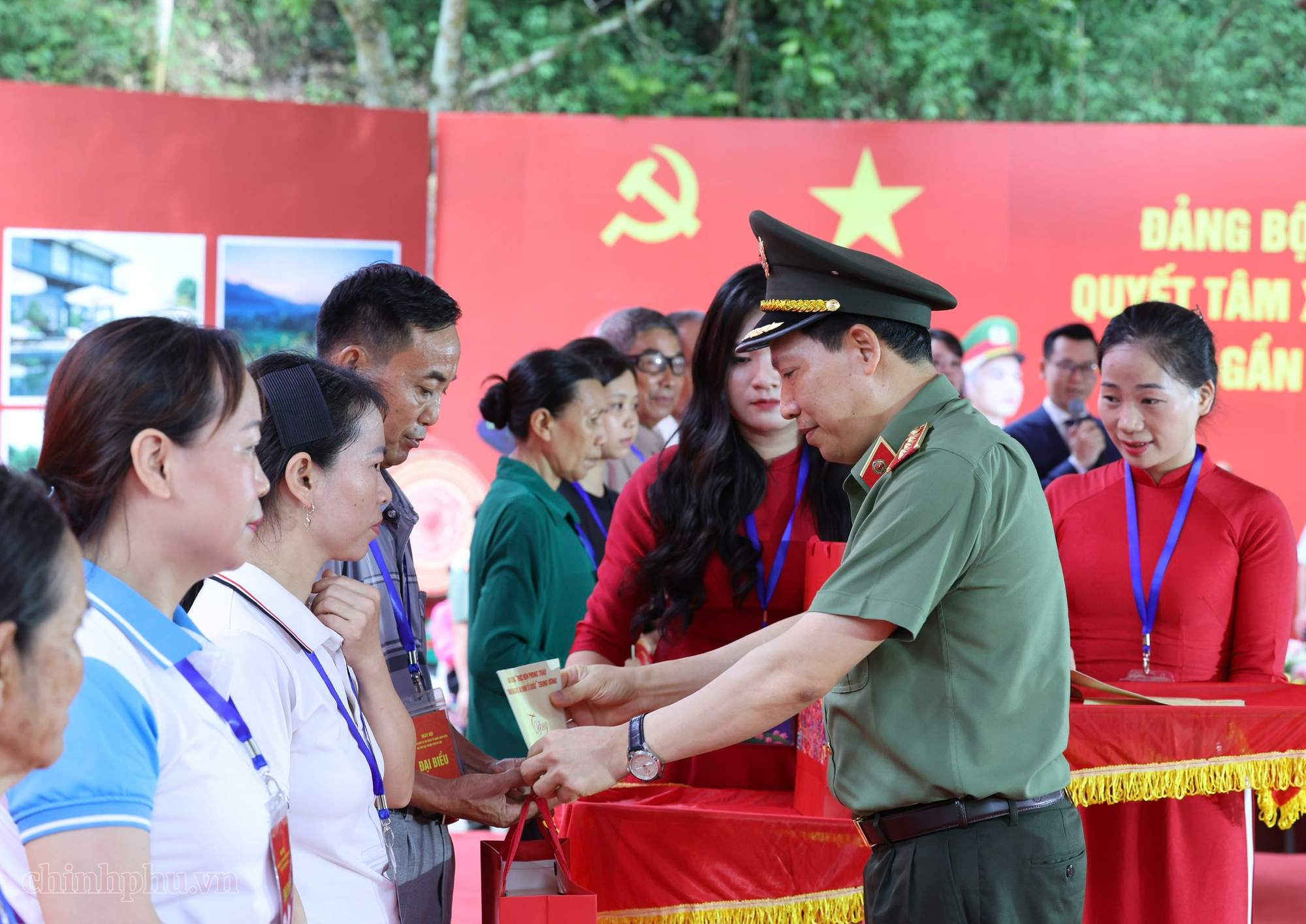 Phó Thủ tướng Thường trực Phạm Gia Túc dự Ngày hội Toàn dân bảo vệ an ninh Tổ quốc năm 2026 tại xã Yên Bài (TP. Hà Nội)- Ảnh 7.