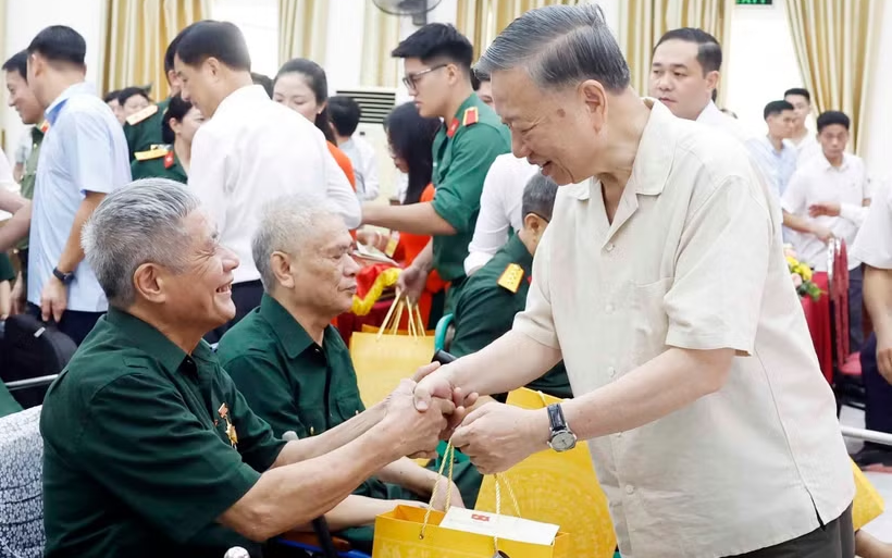 Tổng Bí thư, Chủ tịch nước: Tiếp tục rà soát, giải quyết đầy đủ chính sách đối với người có công và thân nhân