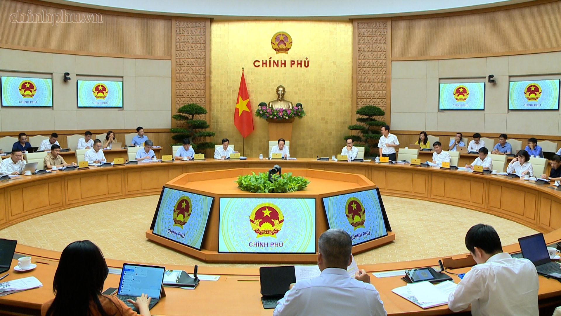 Khẩn trương hoàn thiện dự thảo để ban hành Nghị định về đại học quốc gia trong tháng 7/2026- Ảnh 2.
