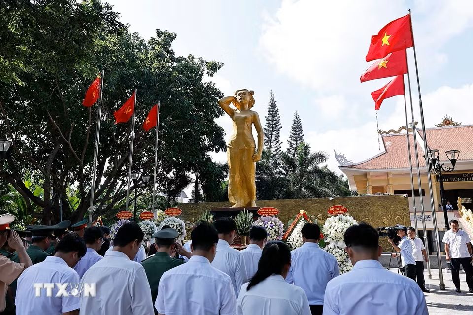 Chủ tịch Quốc hội Trần Thanh Mẫn tri ân người có công tại TPHCM- Ảnh 8.
