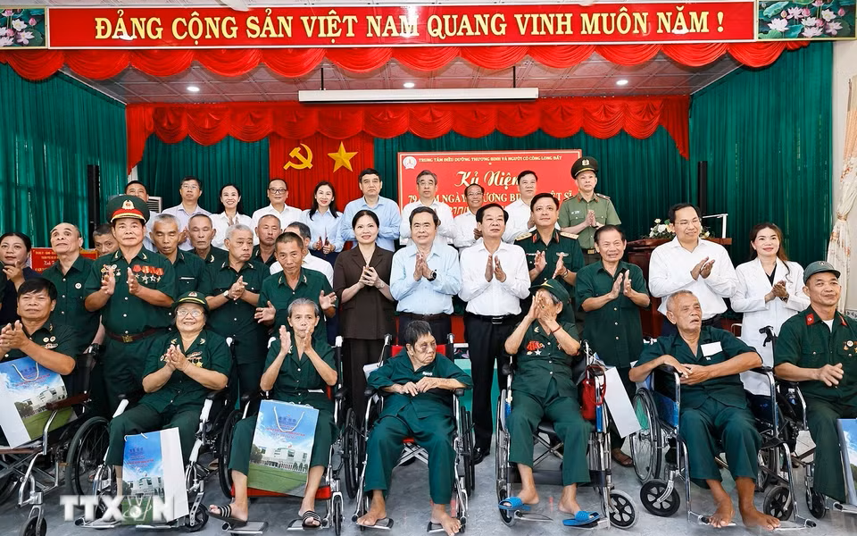 Chủ tịch Quốc hội Trần Thanh Mẫn tri ân người có công tại TPHCM