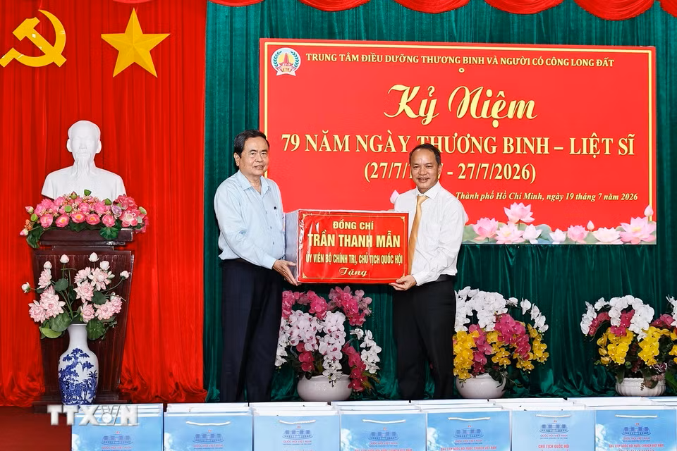 Chủ tịch Quốc hội Trần Thanh Mẫn tri ân người có công tại TPHCM- Ảnh 3.