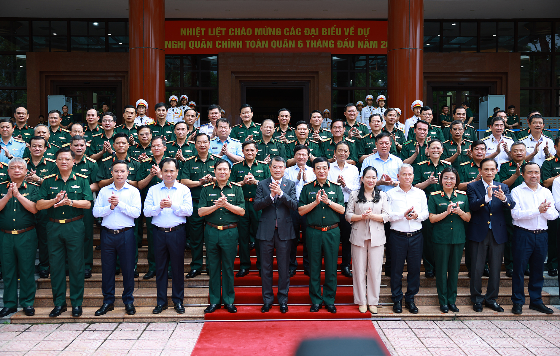 Thủ tướng Lê Minh Hưng: Quân đội vừa củng cố sức mạnh truyền thống, vừa hình thành năng lực mới hiện đại- Ảnh 7.