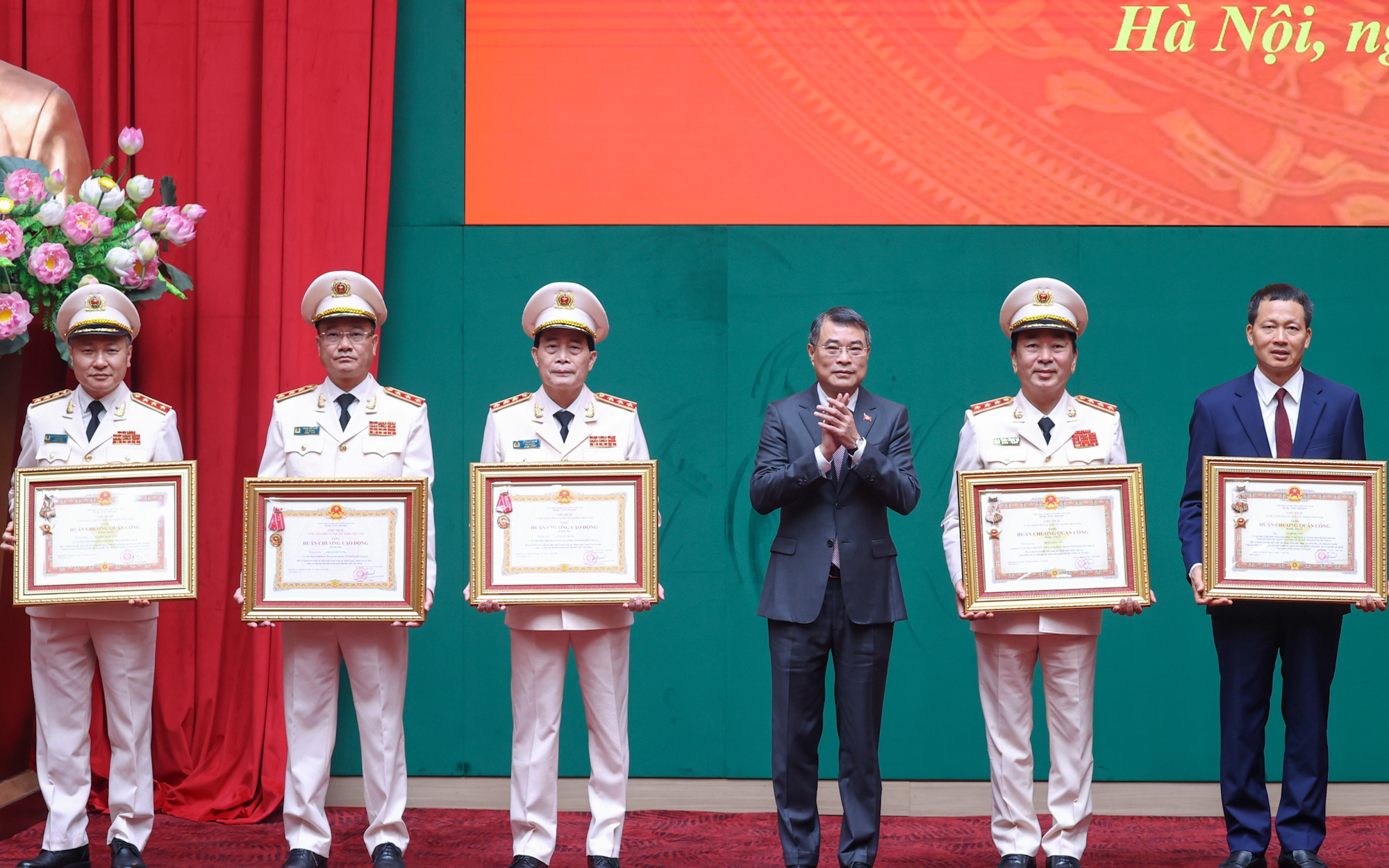 Thủ tướng: Kiến tạo môi trường an ninh, an toàn cho phát triển để đất nước bứt phá đi lên