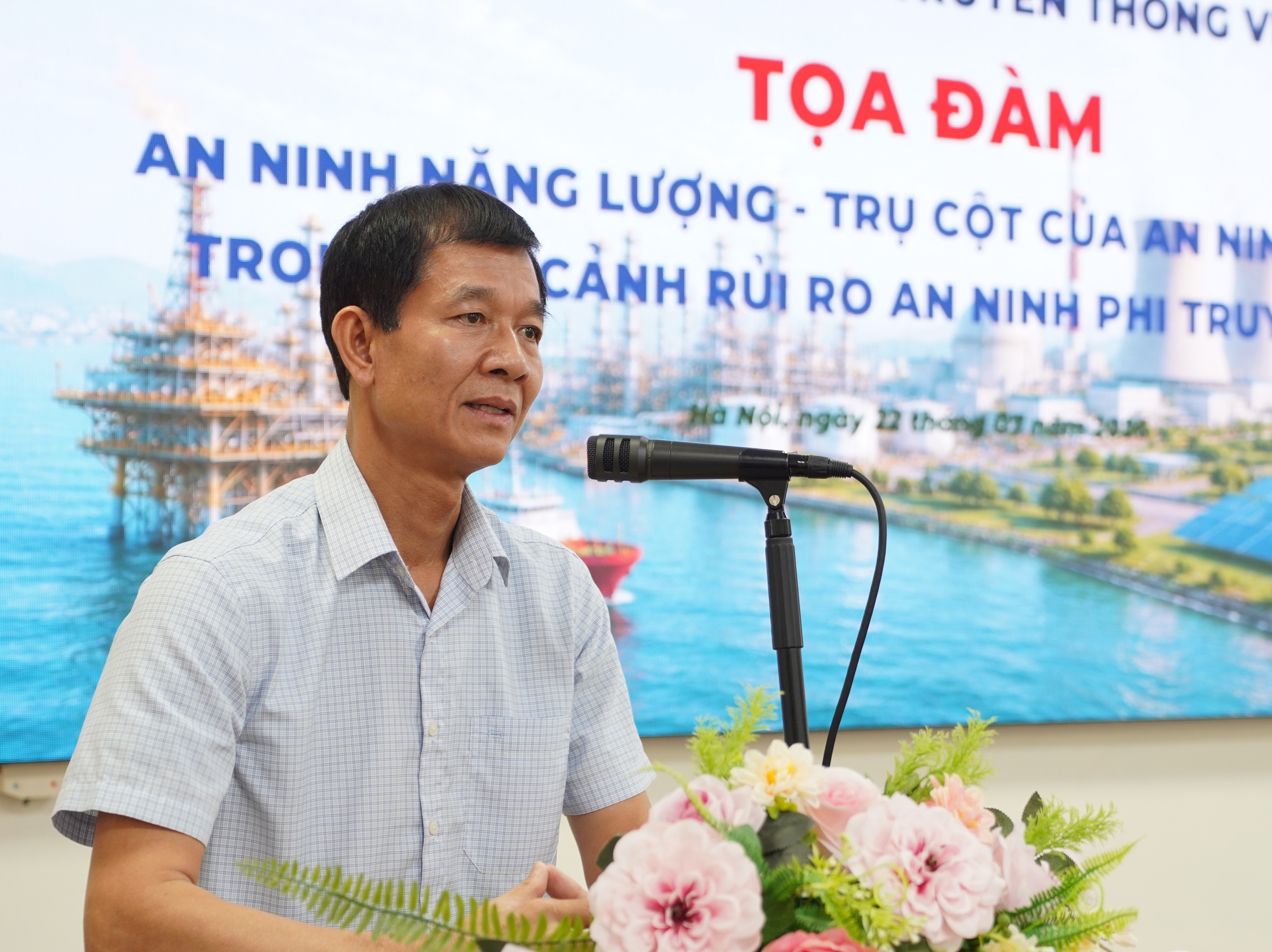TỔNG THUẬT: Tọa đàm 'An ninh năng lượng - trụ cột của an ninh quốc gia trong bối cảnh rủi ro an ninh phi truyền thống'- Ảnh 1.