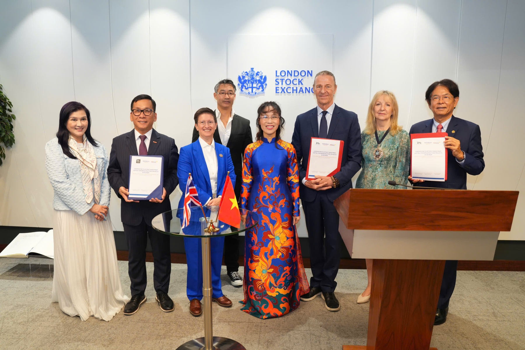 Chủ tịch HĐQT Vietjet bấm nút khai phiên Sàn giao dịch Chứng khoán London (LSE)- Ảnh 3.