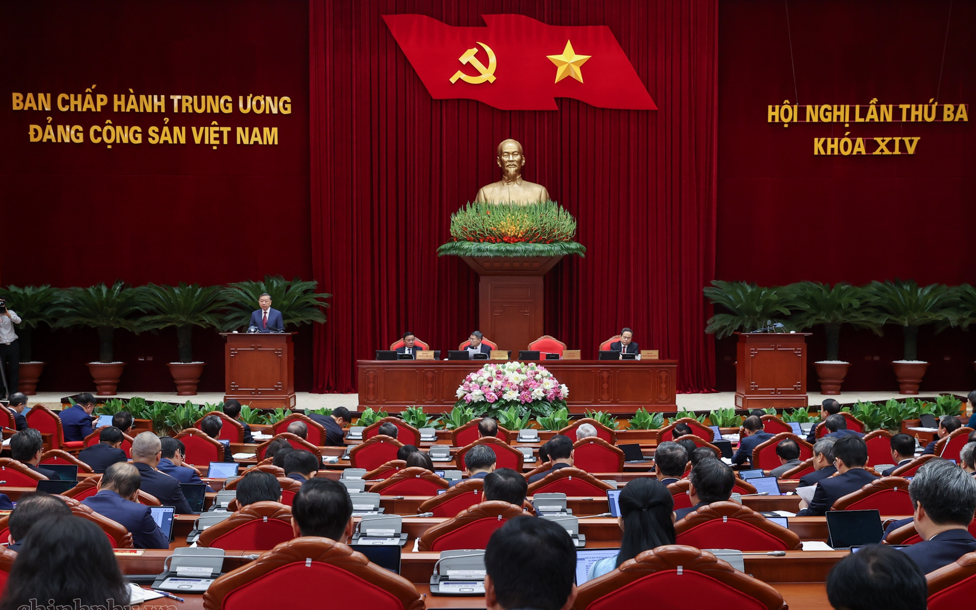 Thông cáo báo chí ngày làm việc thứ tư Hội nghị Trung ương 3 khoá XIV