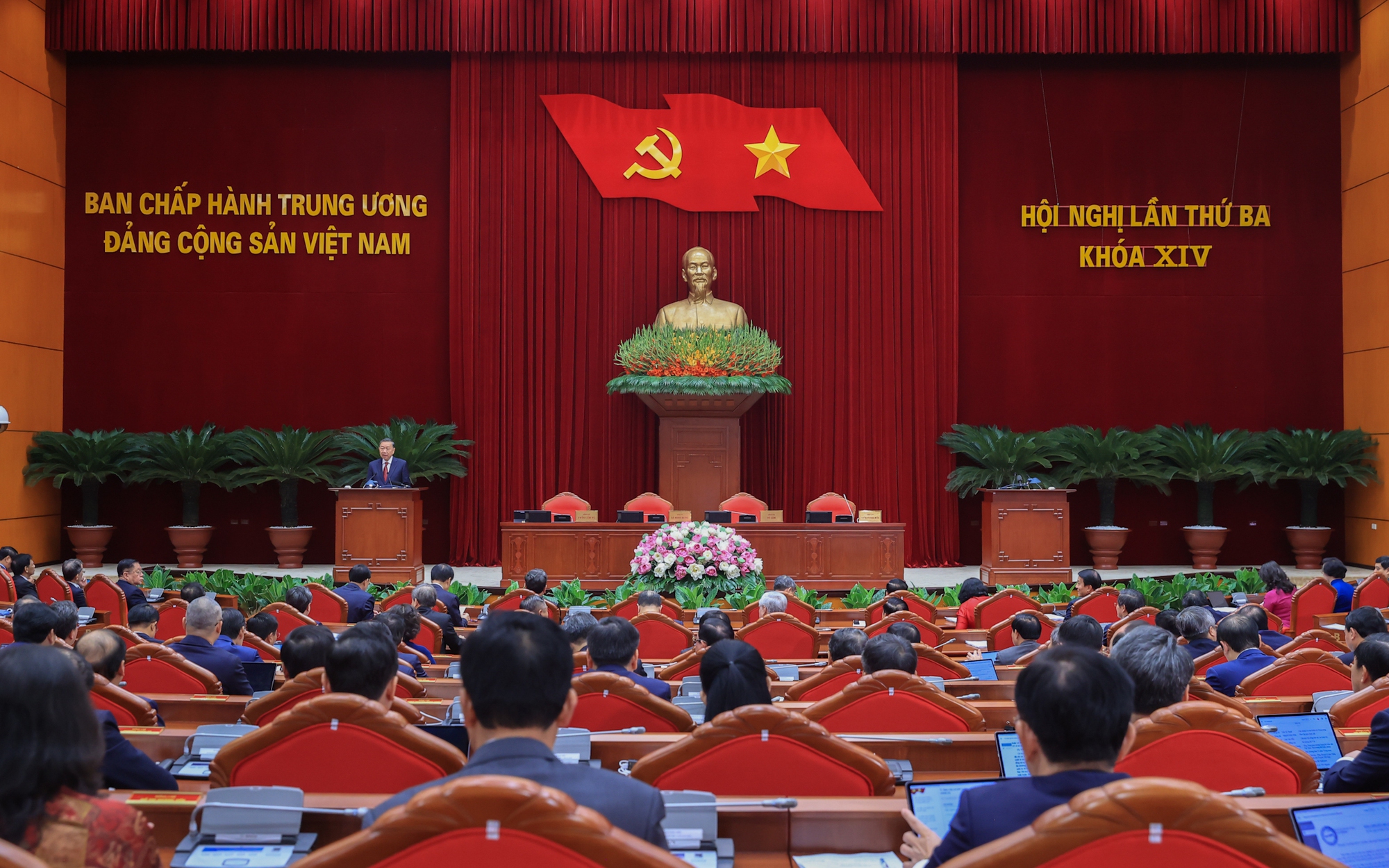 Thông cáo báo chí ngày làm việc thứ năm và bế mạcHội nghị Trung ương 3 khoá XIV