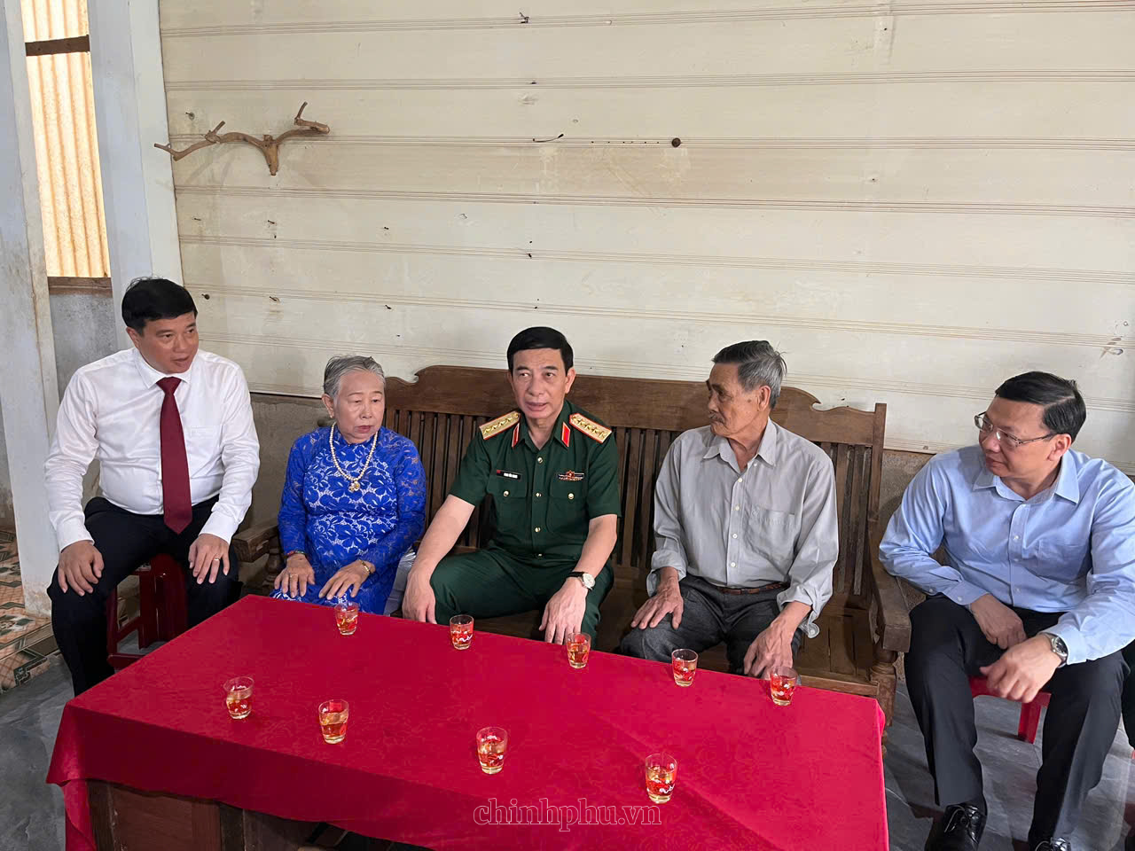 Đại tướng Phan Văn Giang dâng hương, tưởng niệm các Anh hùng liệt sĩ tại Lâm Đồng- Ảnh 4.