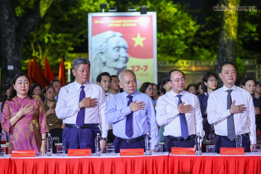 Cầu truyền hình ‘Sao sáng dẫn đường’: Tôn vinh và tri ân sự hy sinh cao cả của các Anh hùng liệt sĩ- Ảnh 4.