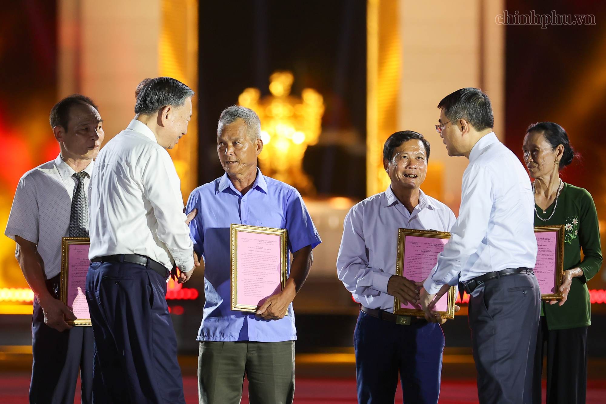 Cầu truyền hình ‘Sao sáng dẫn đường’: Tôn vinh và tri ân sự hy sinh cao cả của các Anh hùng liệt sĩ- Ảnh 10.