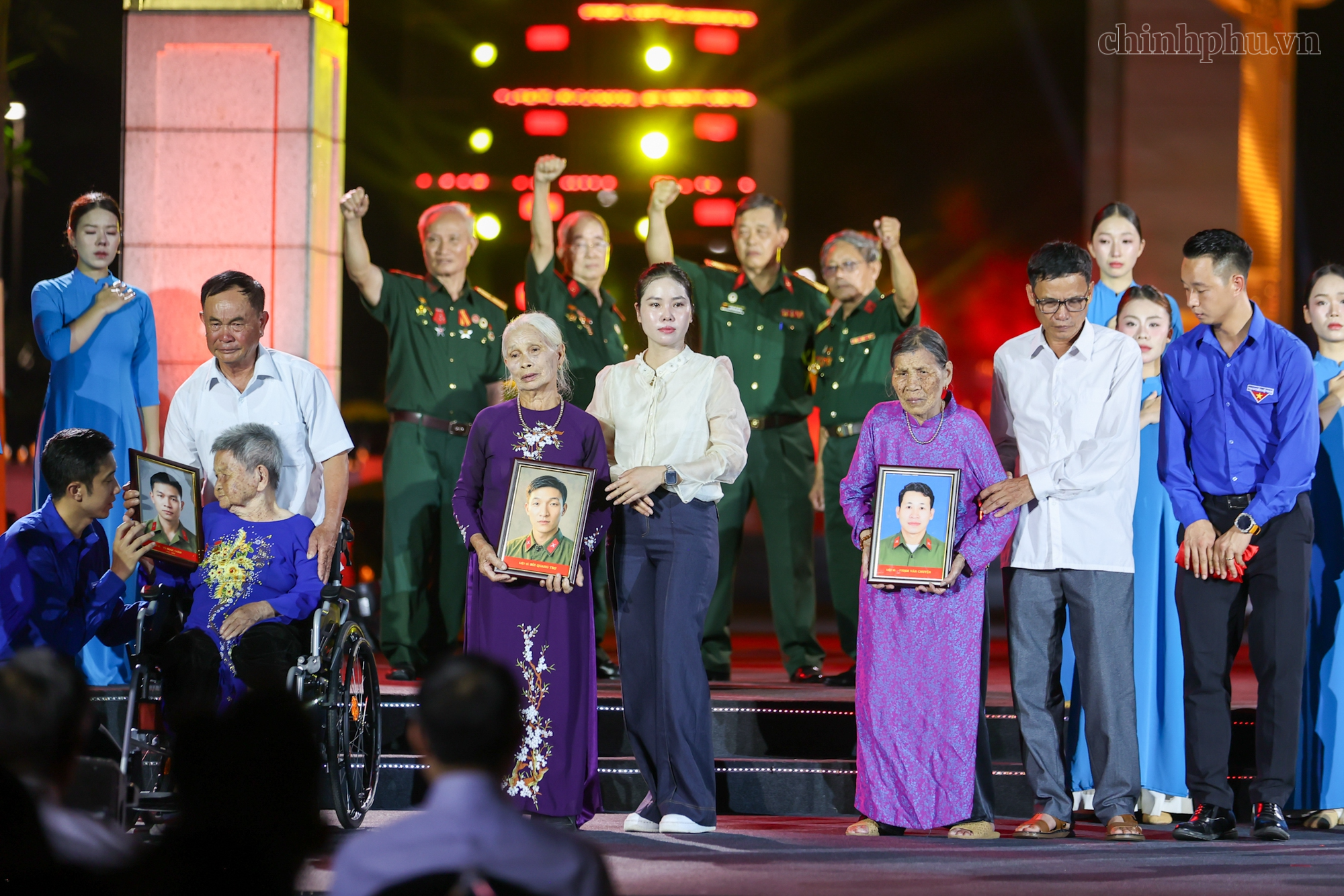 Cầu truyền hình ‘Sao sáng dẫn đường’: Tôn vinh và tri ân sự hy sinh cao cả của các Anh hùng liệt sĩ- Ảnh 12.