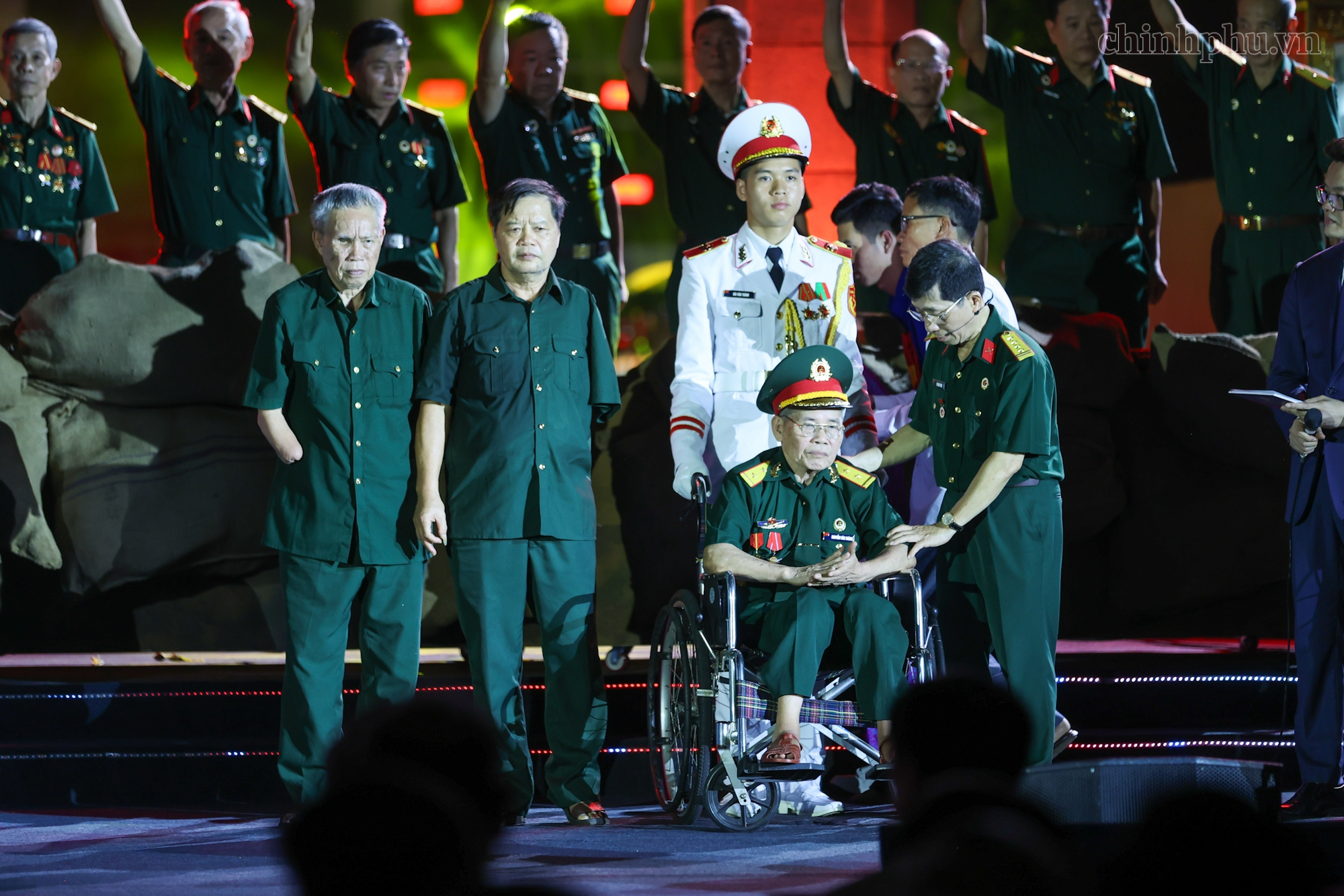 Cầu truyền hình ‘Sao sáng dẫn đường’: Tôn vinh và tri ân sự hy sinh cao cả của các Anh hùng liệt sĩ- Ảnh 29.