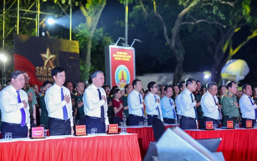 Cầu truyền hình ‘Sao sáng dẫn đường’: Tôn vinh và tri ân sự hy sinh cao cả của các Anh hùng liệt sĩ