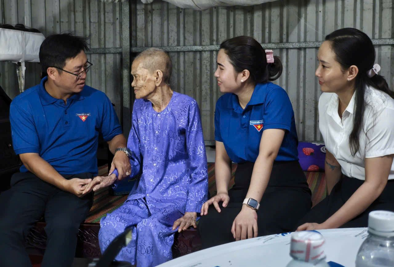 EVNSPC: Chuỗi hoạt động tri ân thiết thực nhân Ngày Thương binh - Liệt sĩ- Ảnh 3.