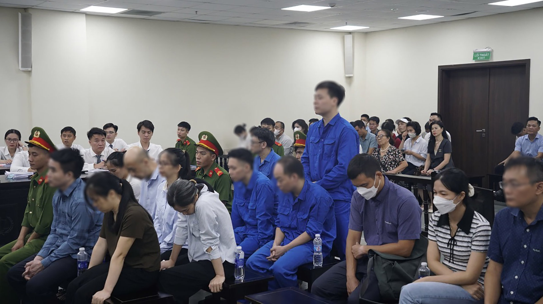 Xét xử loạt bị cáo trong vụ án sản xuất thực phẩm chức năng giả đặc biệt lớn tại Công ty MediPhar- Ảnh 5.