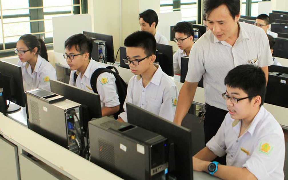 Giáo viên kiêm nhiệm công nghệ thông tin được giảm tiết dạy