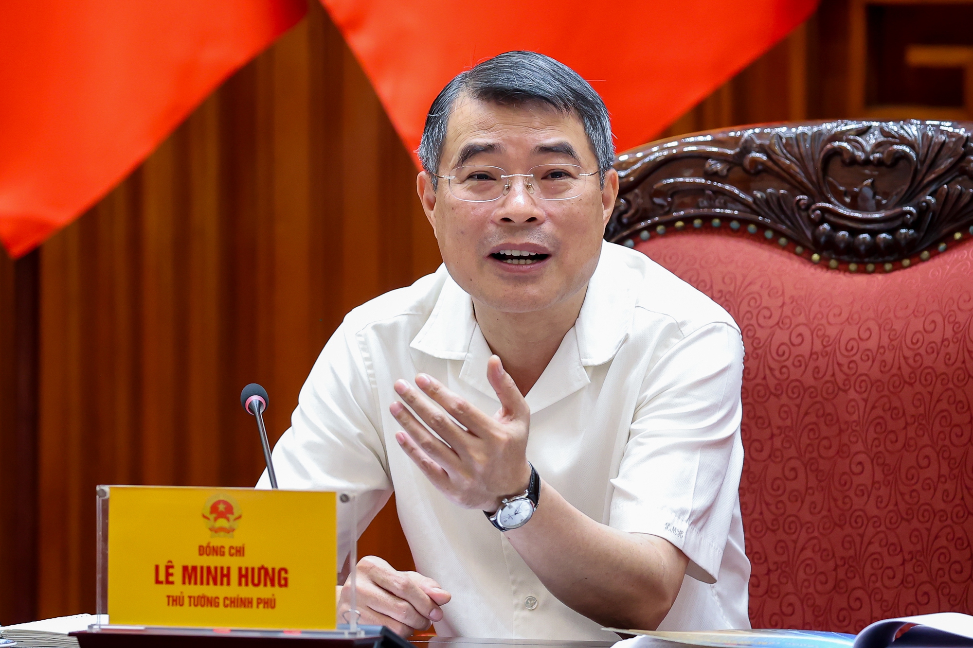 Thủ tướng: Các bộ trưởng trực tiếp chỉ đạo, chịu trách nhiệm đến cùng về tiến độ, chất lượng dữ liệu- Ảnh 2.