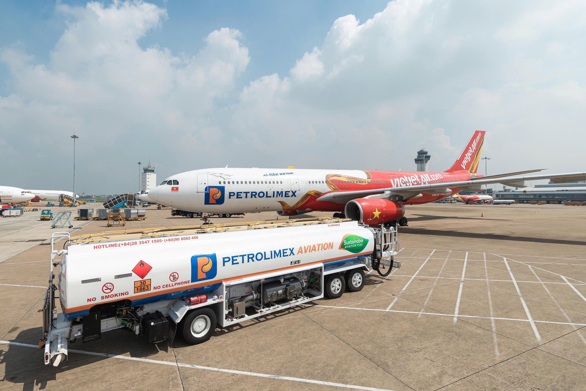 Petrolimex 'hái quả ngọt' từ hoạt động kinh doanh ngoài xăng dầu- Ảnh 1.