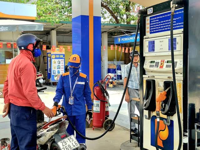 Điều chỉnh giá xăng dầu từ 15h ngày 30/7- Ảnh 1.
