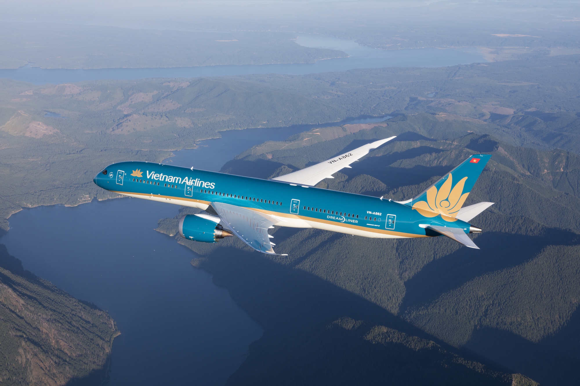 Tăng trưởng 28% doanh thu 6 tháng đầu năm, Vietnam Airlines góp sức cho mục tiêu tăng trưởng kinh tế- Ảnh 2.