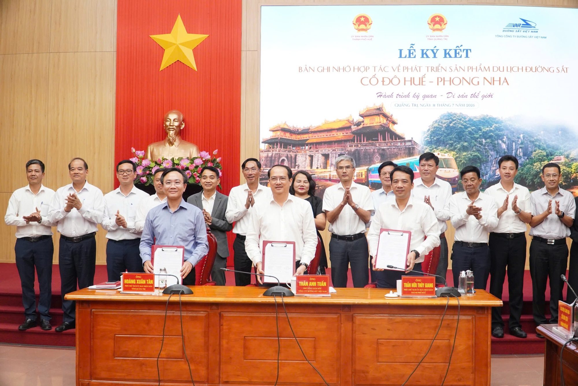 Mở tuyến du lịch đường sắt chất lượng cao kết nối Huế - Phong Nha- Ảnh 1.