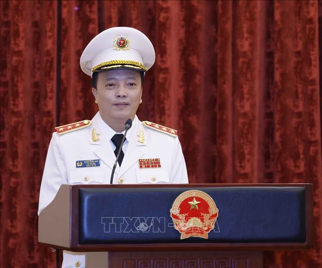 Tổng Bí thư, Chủ tịch nước Tô Lâm trao quyết định thăng quân hàm Thượng tướng cho Thứ trưởng Bộ Công an Đặng Hồng Đức- Ảnh 3.