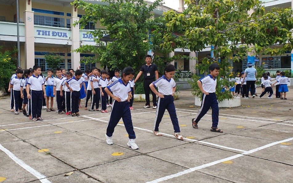Bồi dưỡng học sinh thi giải thể thao có được quy đổi tiết dạy?