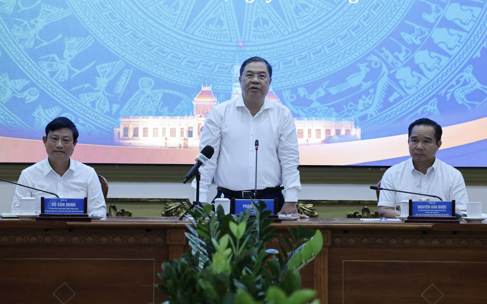 Phó Thủ tướng Thường trực Phạm Gia Túc làm việc với TPHCM về thúc đẩy tăng trưởng và giải ngân đầu tư công