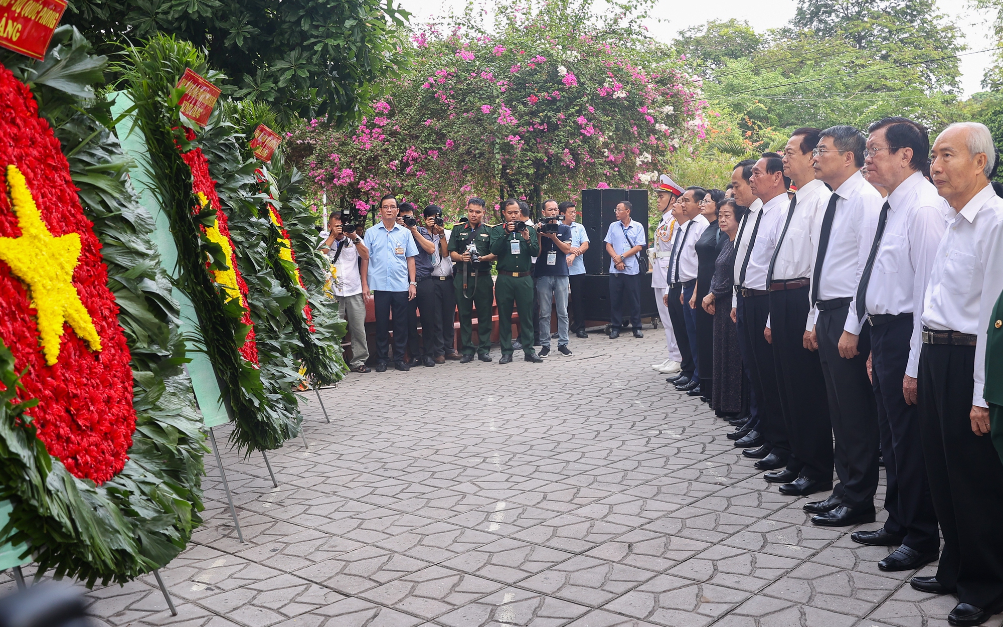 Thủ tướng Lê Minh Hưng: Bằng mọi giá, phải nỗ lực, quyết tâm cao nhất để tìm kiếm, quy tập và xác định danh tính hài cốt liệt sĩ