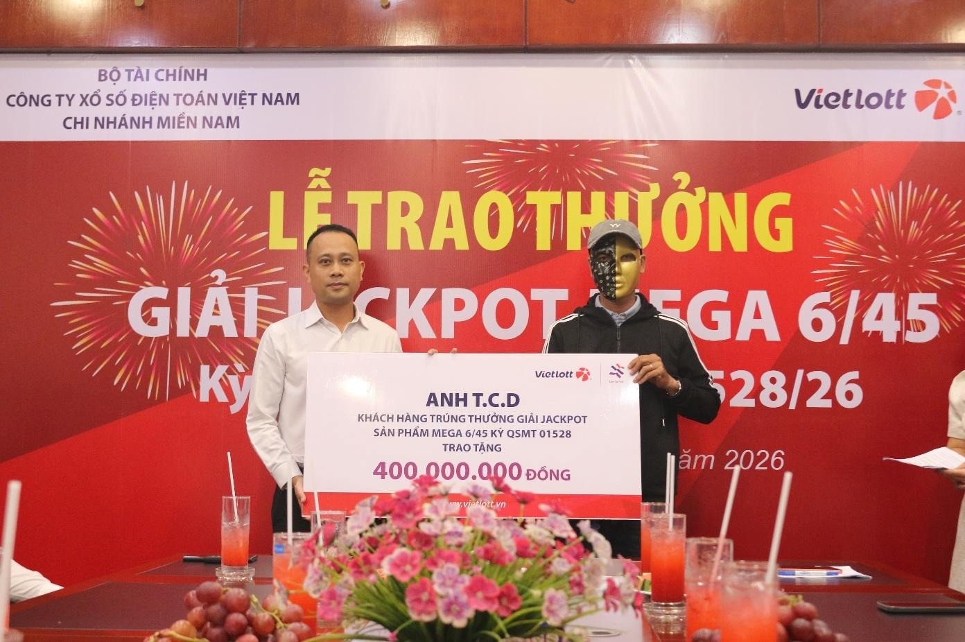 Vietlott trao giải Jackpot trị giá hơn 23,4 tỷ đồng- Ảnh 2.